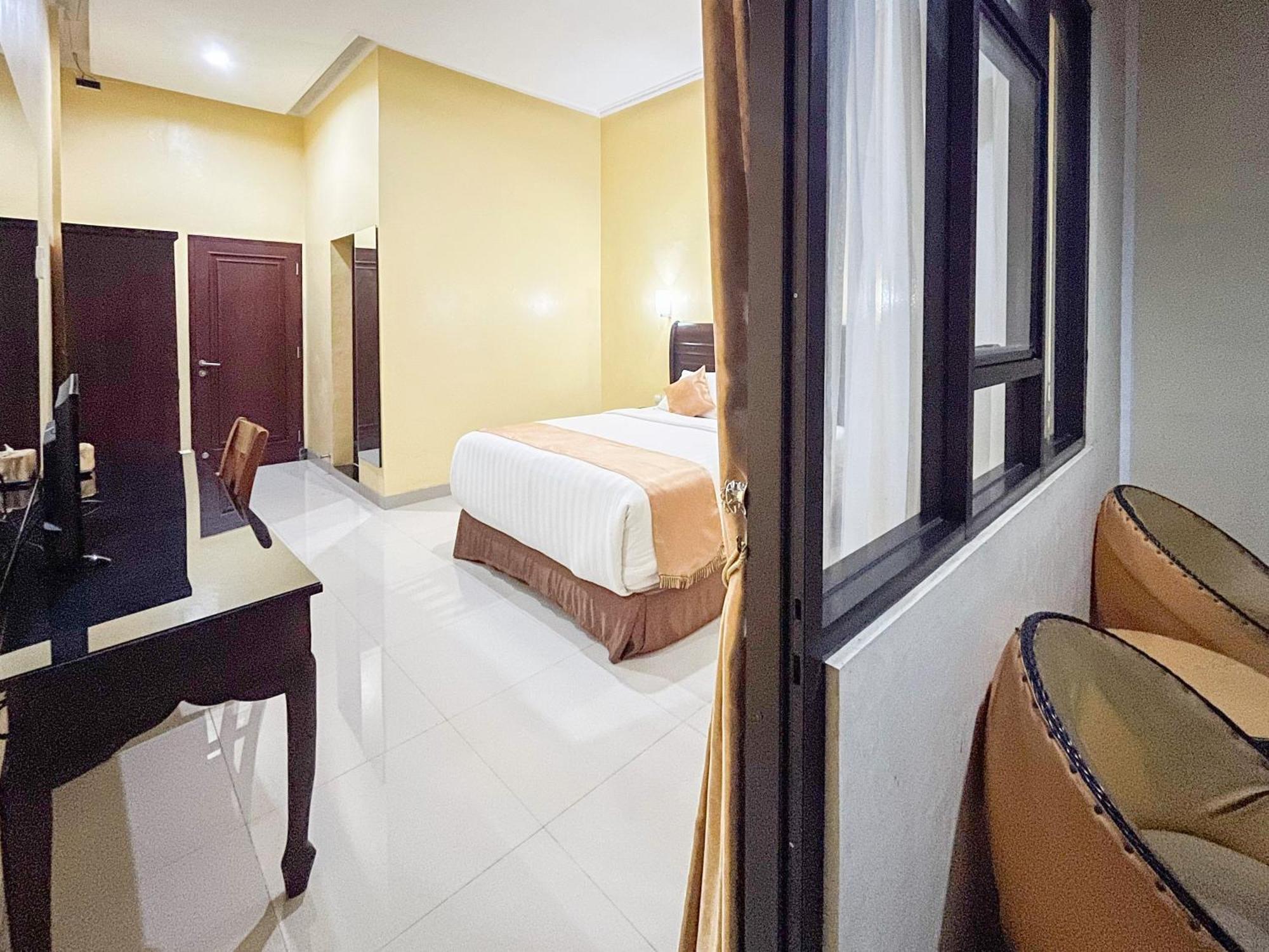 Kartika Hotel Syariah Pacitan Mitra Reddoorz Экстерьер фото