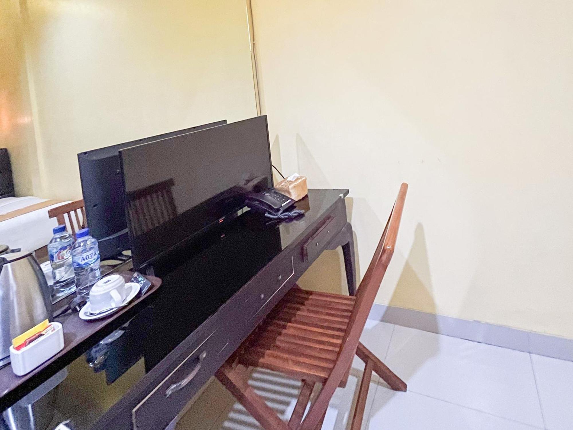 Kartika Hotel Syariah Pacitan Mitra Reddoorz Экстерьер фото