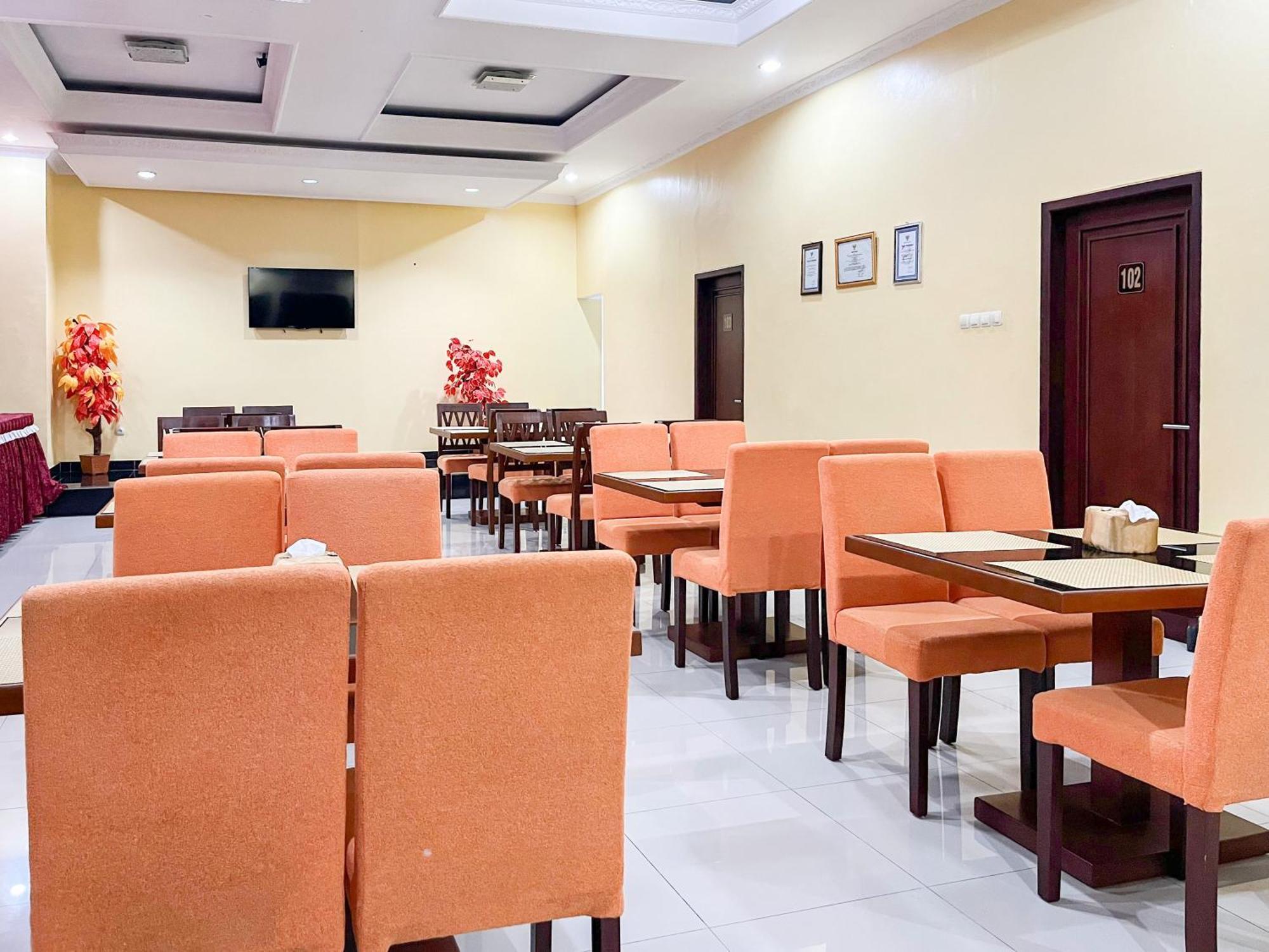 Kartika Hotel Syariah Pacitan Mitra Reddoorz Экстерьер фото