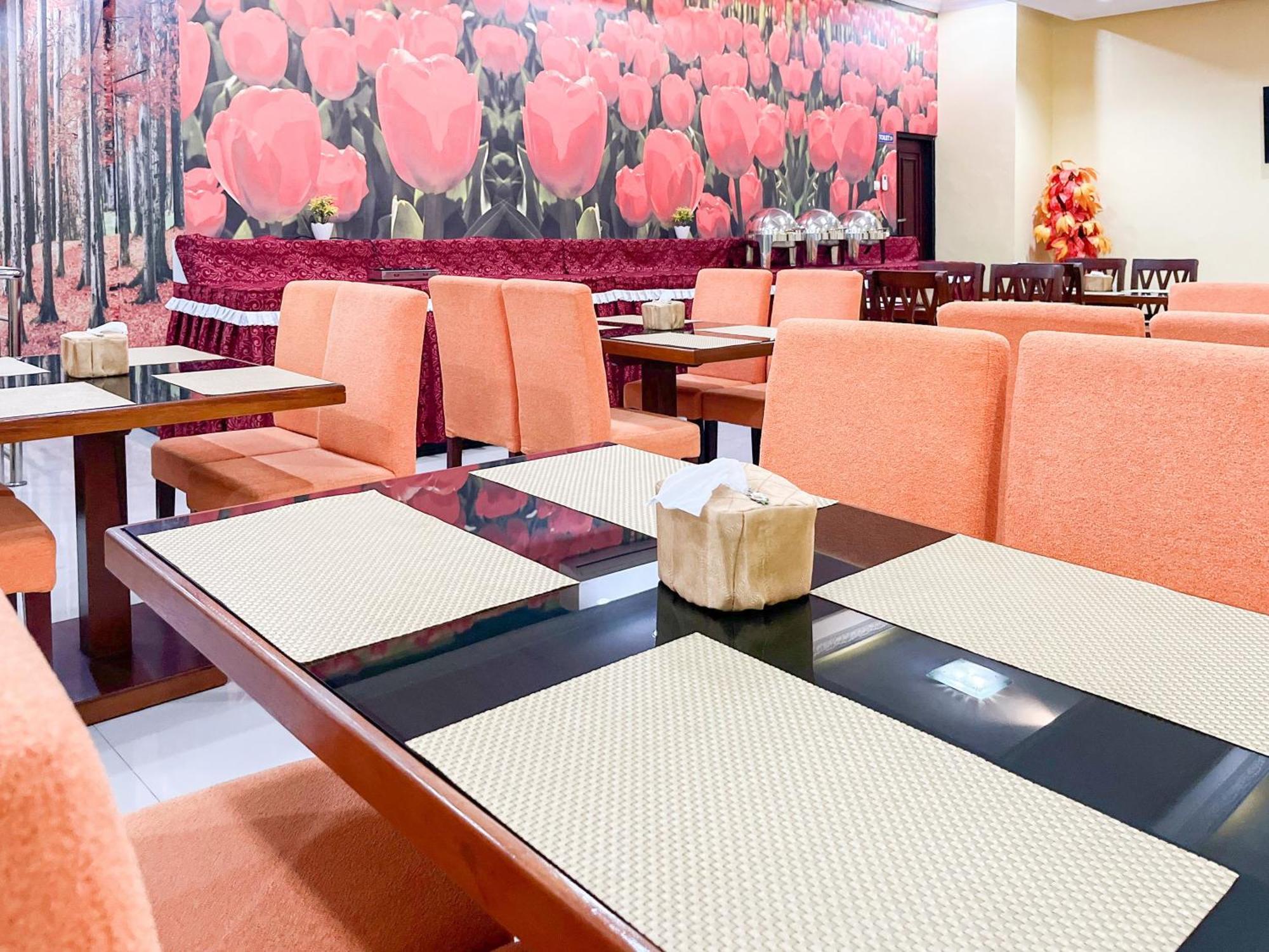Kartika Hotel Syariah Pacitan Mitra Reddoorz Экстерьер фото